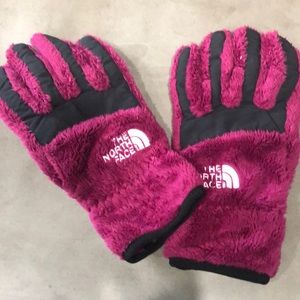 Women’s North Face Winter Gloves
